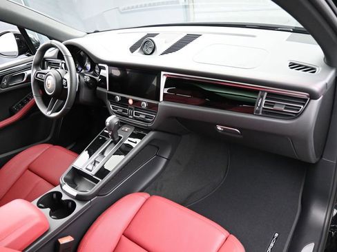 New 2026 Porsche Macan S AWD/4WD image 31