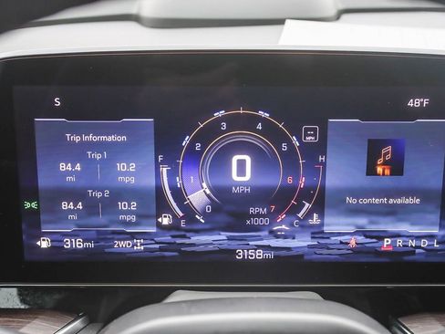 Used 2025 Chevrolet Suburban Premier image 22