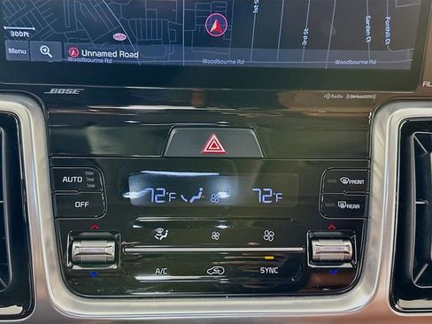 Used 2021 Kia Sorento SX Prestige image 16