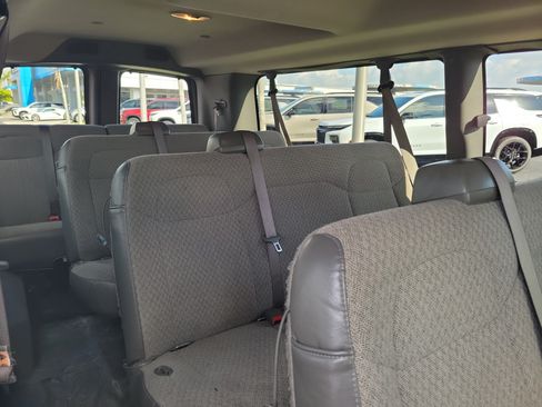 Used 2025 GMC Savana 3500 LT w/ LT Preferred Equipment Group RWD image 8