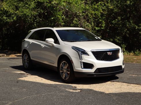 Used 2023 Cadillac XT5 Sportv w/ Technology Package image 12
