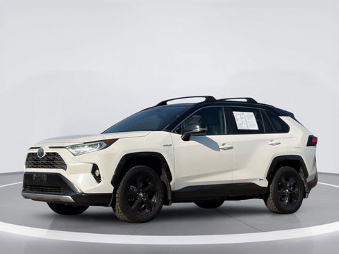 Used 2020 Toyota RAV4 XSE w/ XSE Grade Weather Package AWD/4WD image 2