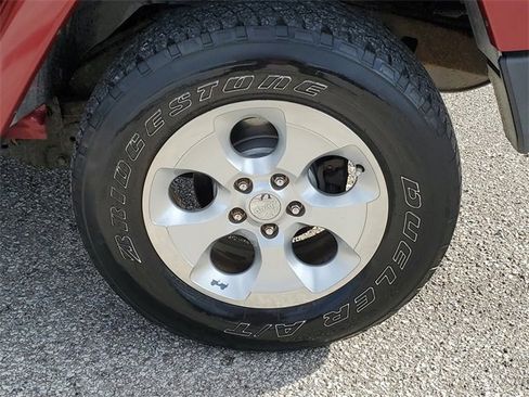 Used 2013 Jeep Wrangler Unlimited Sahara w/ Connectivity Group image 8