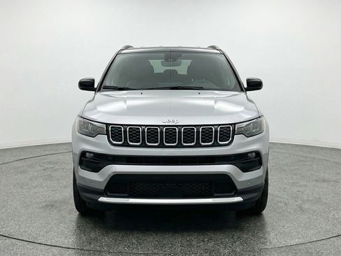 Used 2025 Jeep Compass Limited AWD/4WD image 2