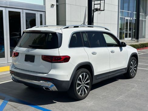 Used 2022 Mercedes-Benz GLB 250 w/ Premium Package Lite image 7