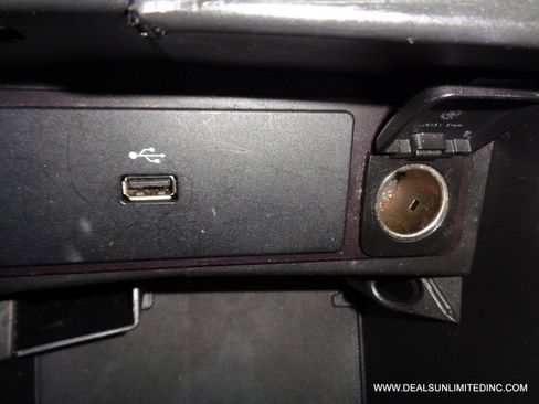 Used 2016 Ford Fusion SE w/ Equipment Group 201A image 14