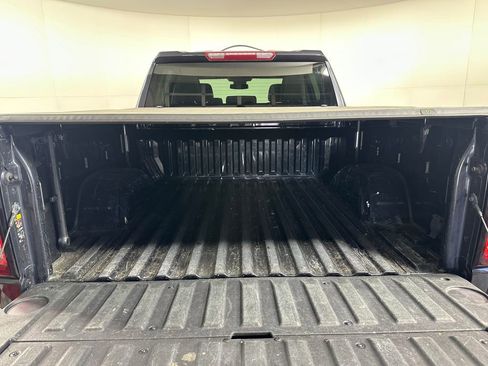 Used 2024 GMC Sierra 1500 SLT image 6