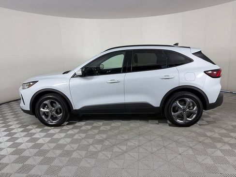 Certified 2025 Ford Escape ST-Line Select AWD/4WD image 4