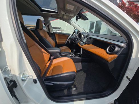 Used 2016 Toyota RAV4 Limited image 11