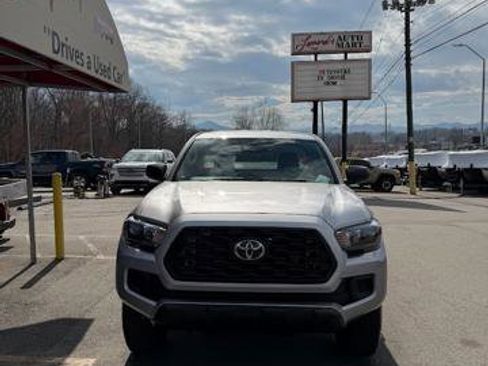Used 2021 Toyota Tacoma SR image 2