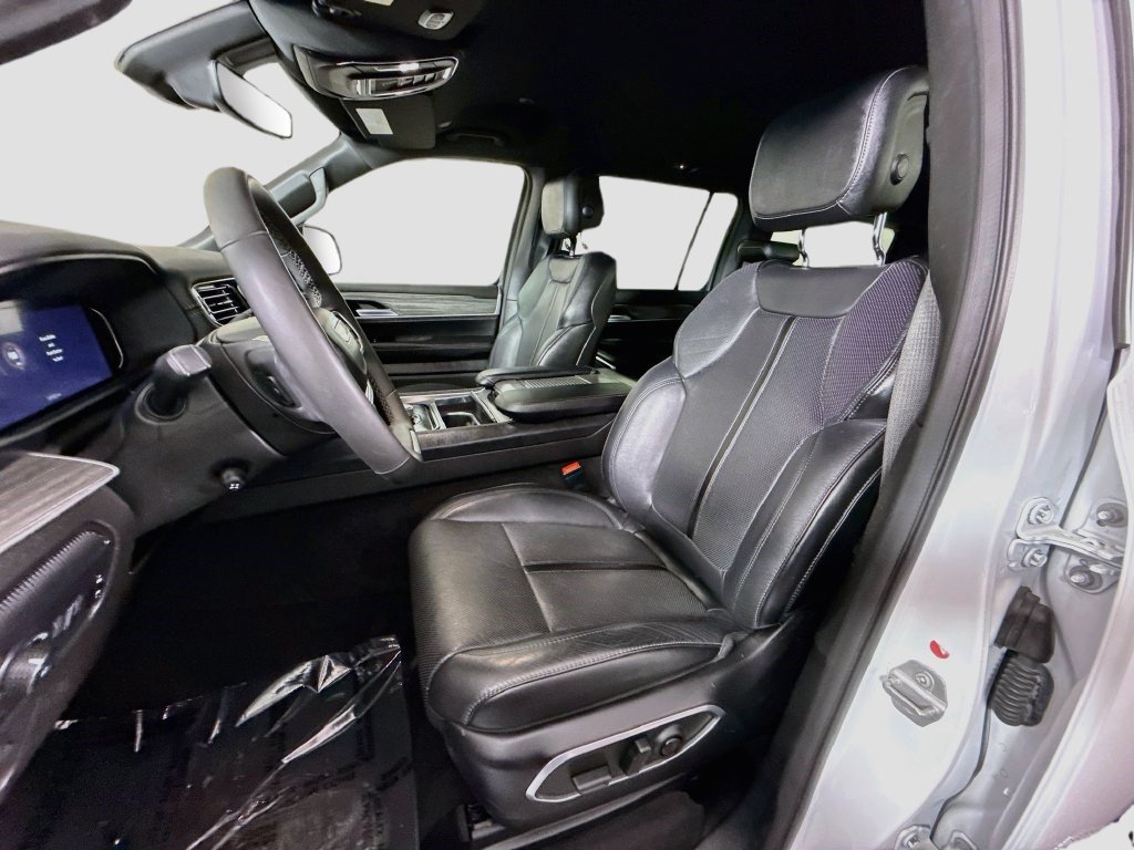 Used 2024 Jeep Wagoneer Series III AWD/4WD image 21