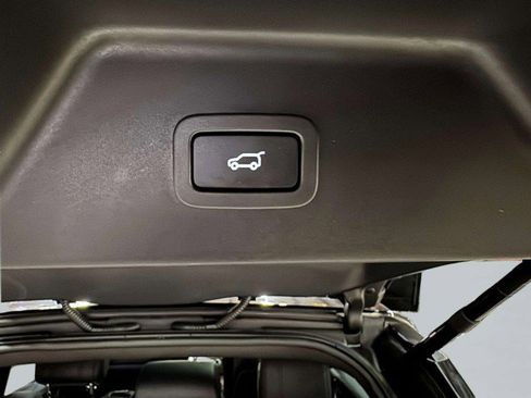 Used 2015 Land Rover Range Rover Supercharged image 55