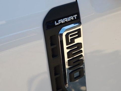 Used 2026 Ford F250 Lariat w/ Chrome Package image 9