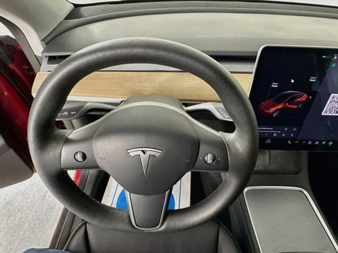 Used 2022 Tesla Model Y Long Range AWD/4WD image 12