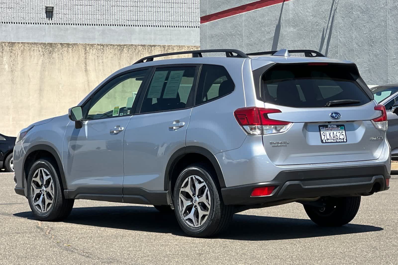 Used 2023 Subaru Forester Premium AWD/4WD image 7