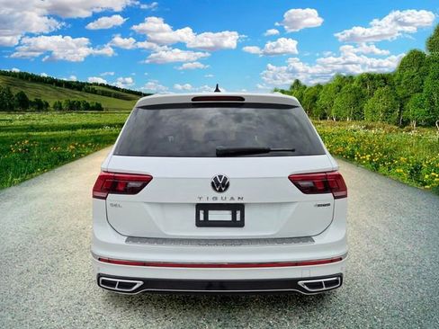 Used 2022 Volkswagen Tiguan SEL R-Line AWD/4WD image 5