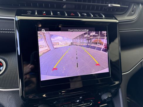 Used 2024 Jeep Grand Cherokee Altitude image 23