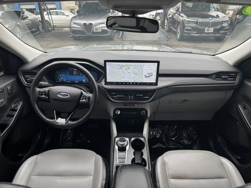 Used 2023 Ford Escape Platinum image 19