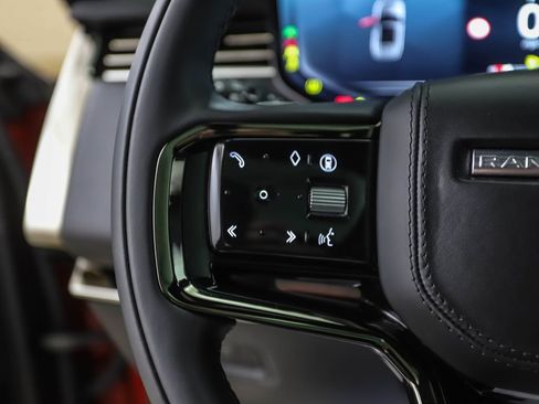 Used 2024 Land Rover Range Rover Sport Dynamic SE image 12