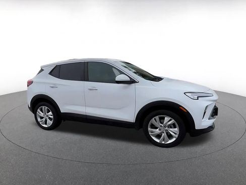 Used 2025 Buick Encore GX Preferred image 2