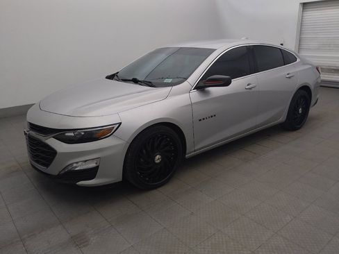 Used 2022 Chevrolet Malibu LT w/ Redline Edition FWD image 2