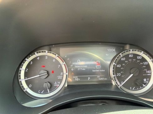 Used 2023 Toyota Highlander XLE AWD/4WD image 22