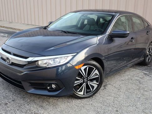 Used 2017 Honda Civic EX-T image 5
