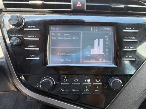 Used 2019 Toyota Camry LE FWD image 5