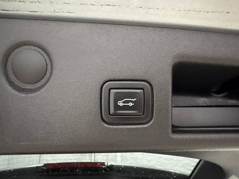 Used 2024 Chevrolet Equinox LT AWD/4WD image 37