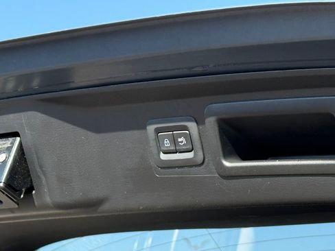 Used 2024 MAZDA CX-50 AWD 2.5 S w/ Preferred Package image 16