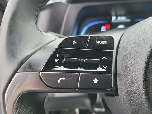 Certified 2025 Hyundai Elantra Sport w/ Cargo Package image 7