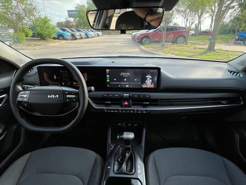 Used 2025 Kia K4 LXS image 10