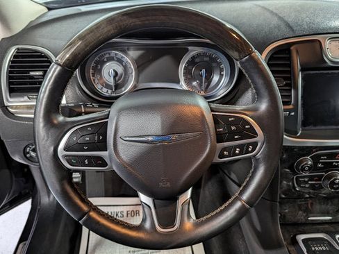 Used 2017 Chrysler 300 C w/ Safetytec Plus Group image 31