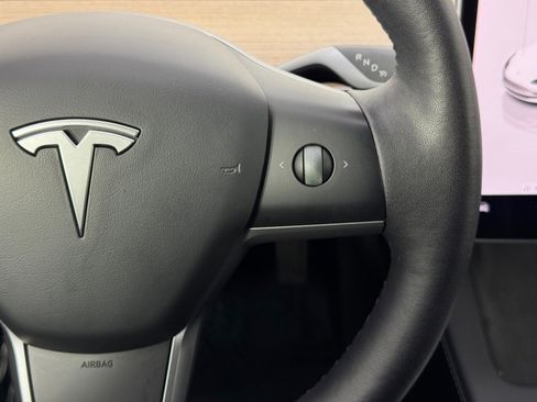 Used 2023 Tesla Model 3 Standard Range image 19