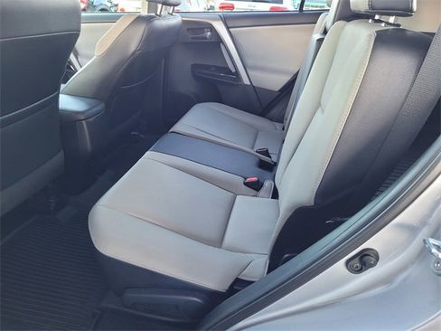 Used 2016 Toyota RAV4 Limited image 18