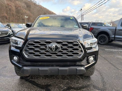 Used 2022 Toyota Tacoma TRD Off-Road image 10