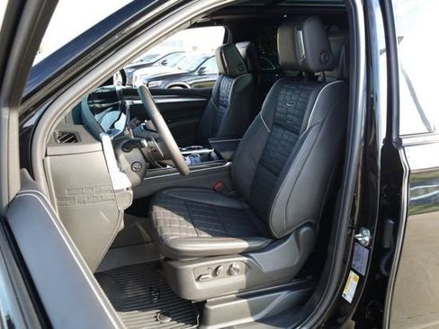 Used 2025 Cadillac Escalade V w/ LPO, Floor Liner Package image 32