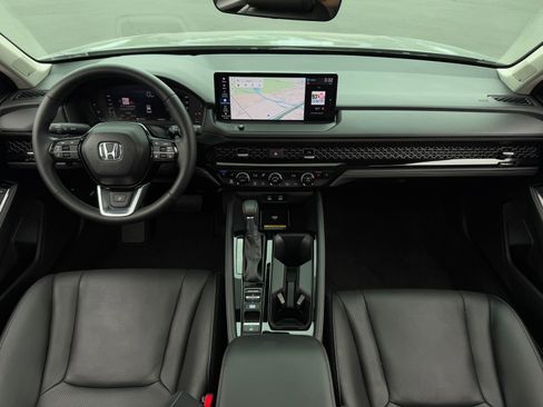 Used 2025 Honda Accord Touring image 15