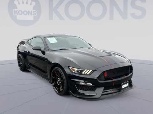Used 2018 Ford Mustang Shelby GT350R w/ GT350R Equipment Group 920A RWD image 2