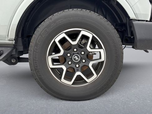 Used 2024 Ford Bronco Outer Banks image 27