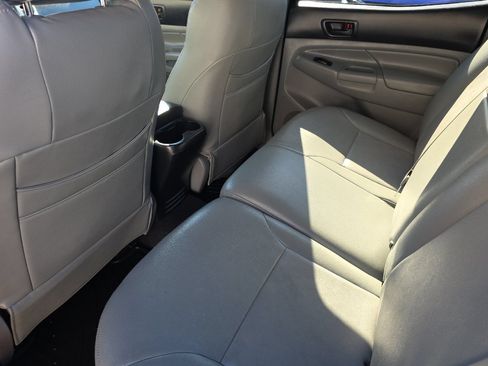 Used 2013 Toyota Tacoma 4x4 Double Cab w/ TRD Off-Road Pkg image 13