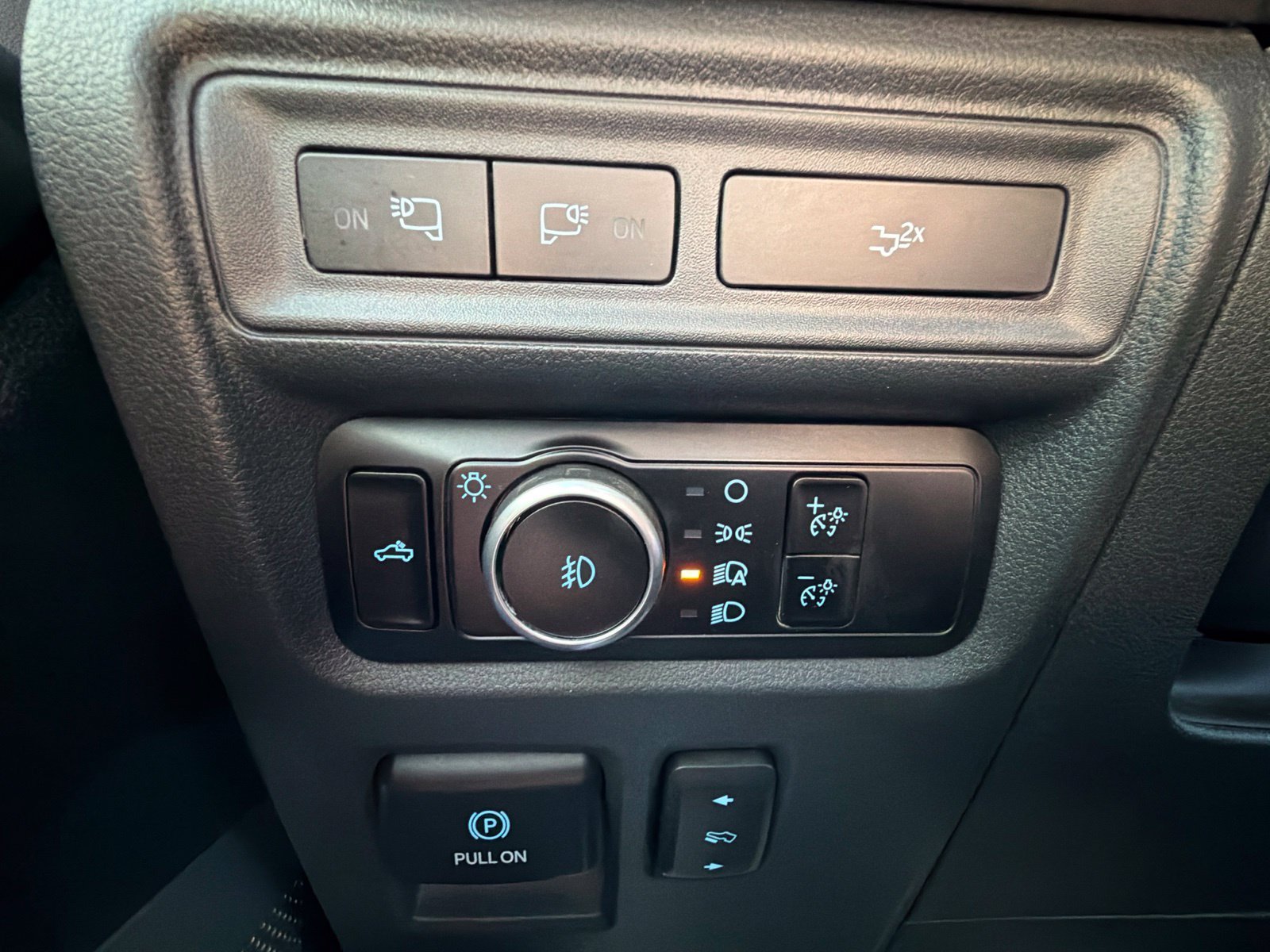 Used 2023 Ford F150 Lariat w/ Equipment Group 502A High AWD/4WD image 18