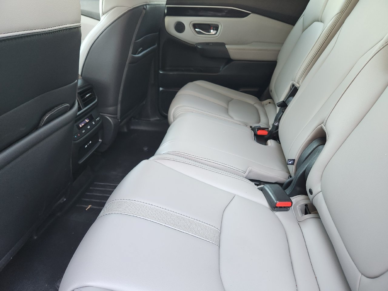 Used 2025 Honda Pilot EX-L image 28