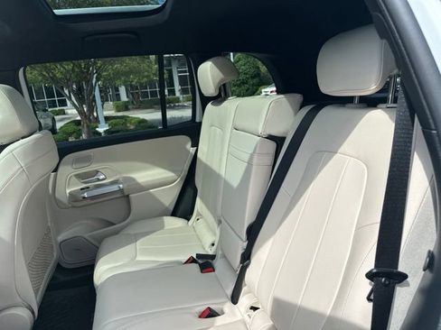 Certified 2021 Mercedes-Benz GLB 250 4MATIC image 21