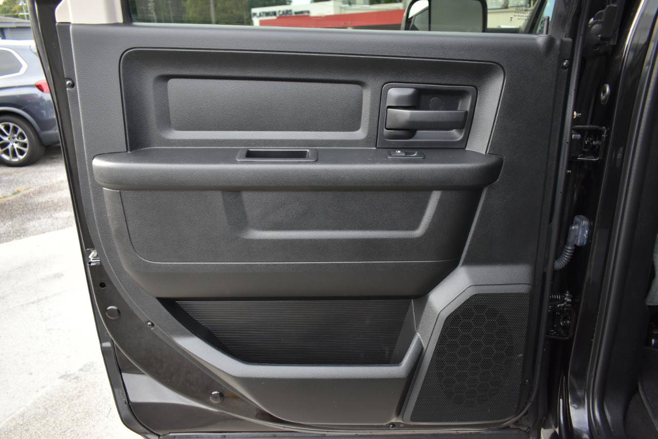 Used 2018 RAM 2500 Tradesman w/ Chrome Appearance Group AWD/4WD image 34