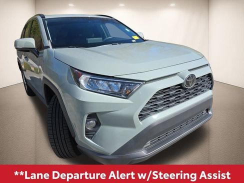 Used 2020 Toyota RAV4 XLE image 10