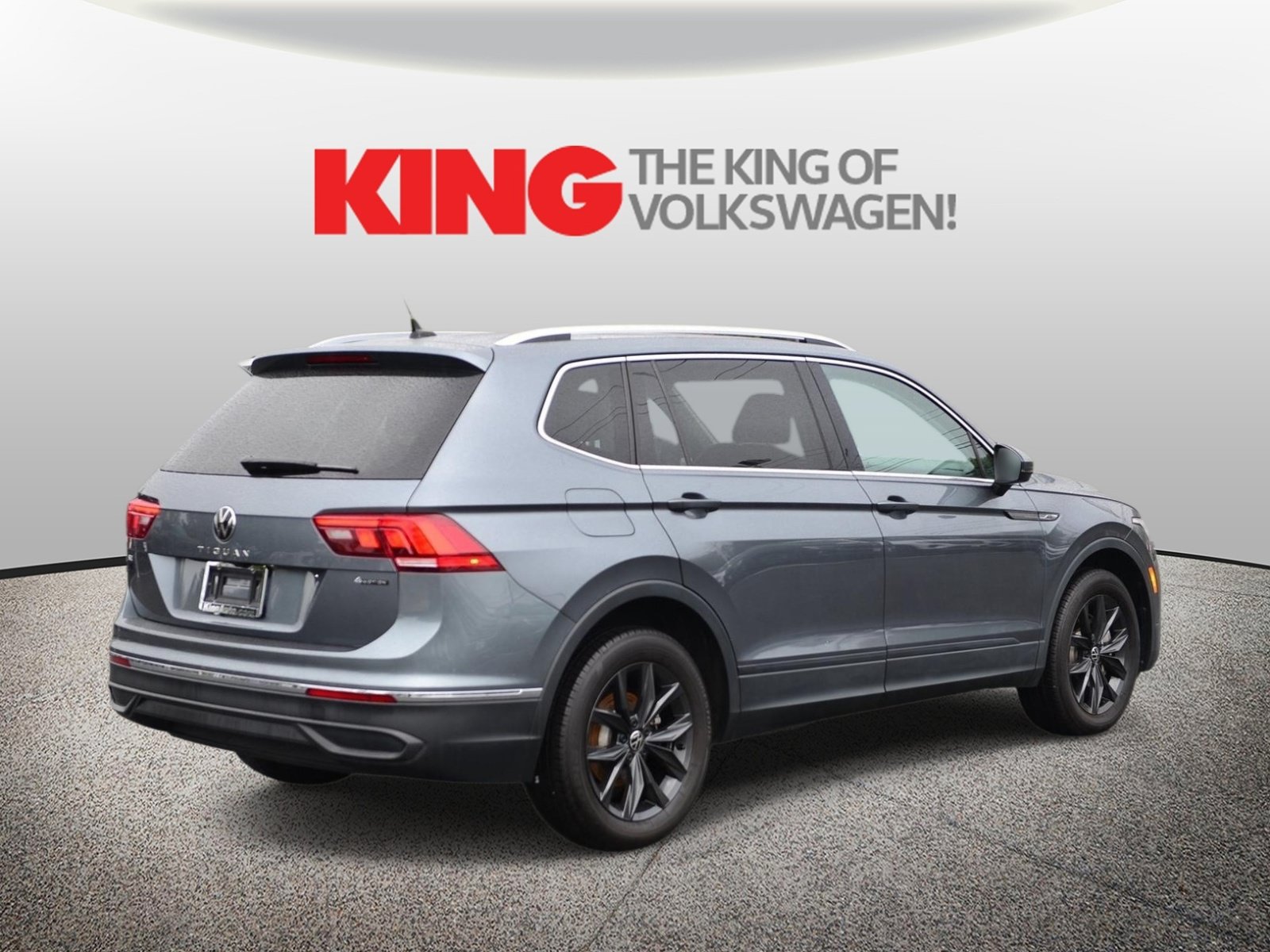 Certified 2024 Volkswagen Tiguan SE AWD/4WD image 3