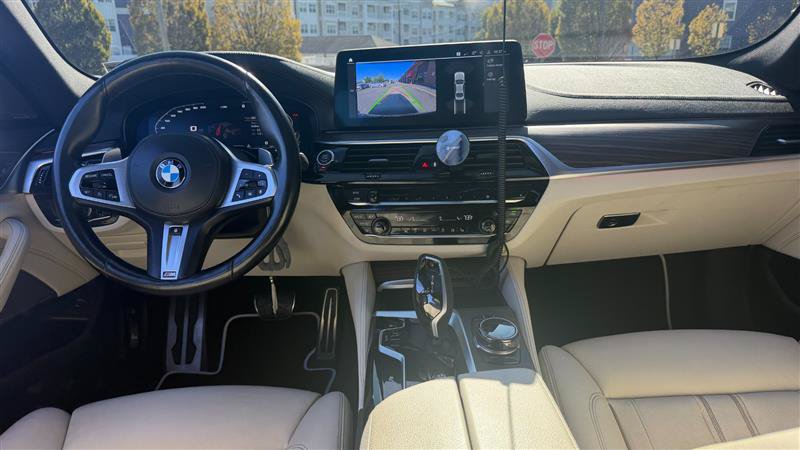 Used 2021 BMW M550i xDrive w/ Executive Package AWD/4WD image 11