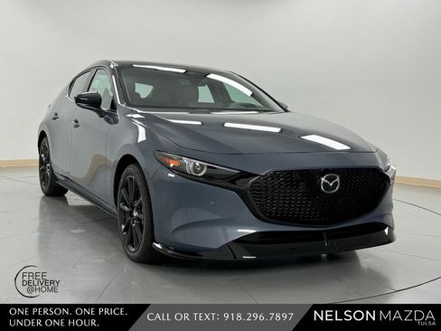 New 2026 MAZDA MAZDA3 Hatchback w/Premium Plus Pkg image 4