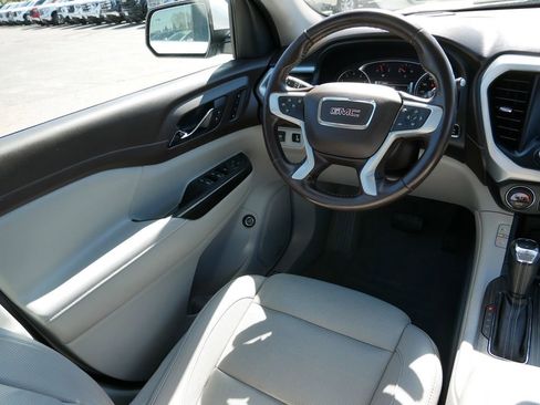 Used 2019 GMC Acadia SLT w/ LPO, Floor Liner Package AWD/4WD image 18